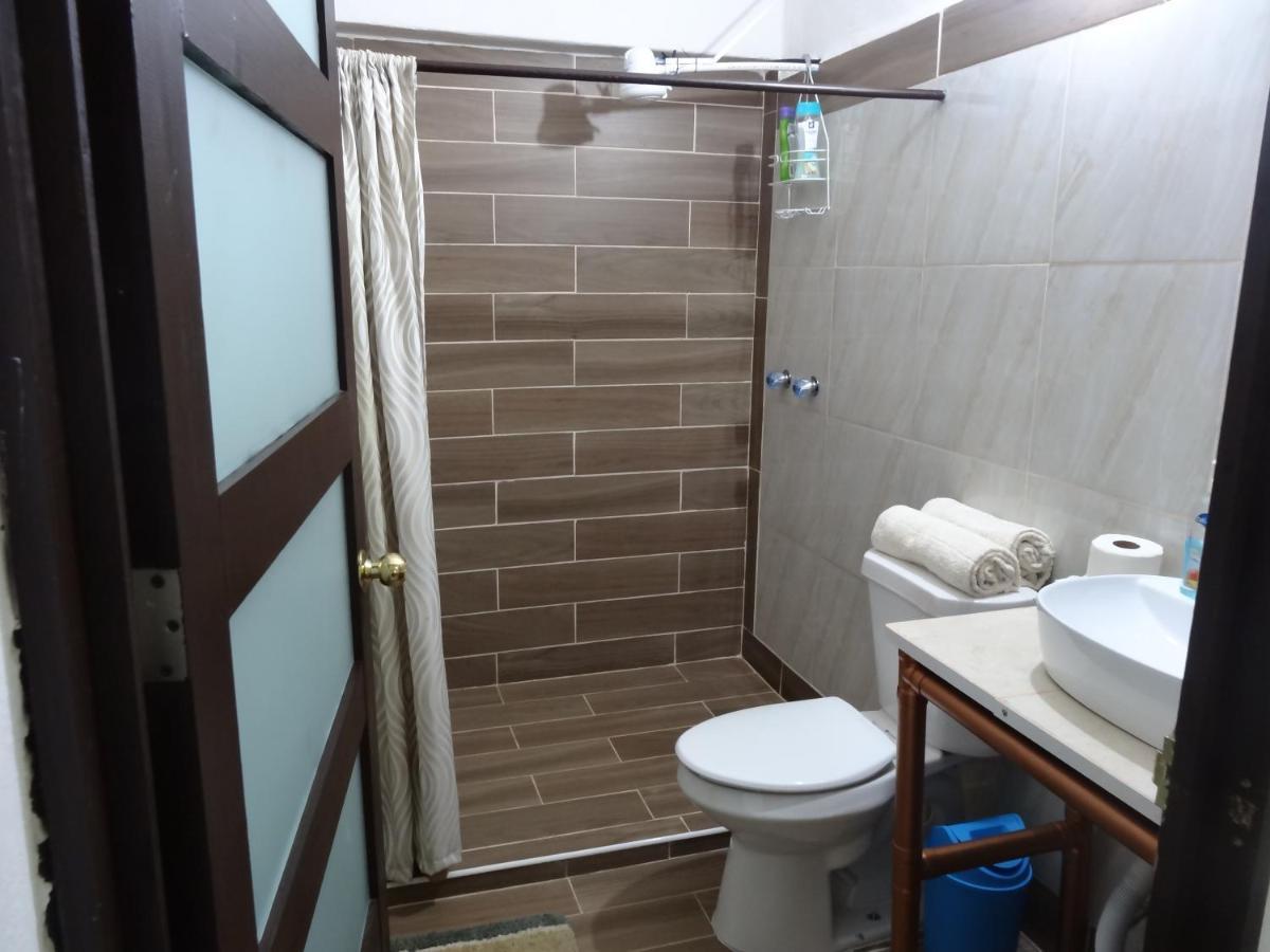 Habitaciones-Comodas-Aire-Wifi-Tv-Cerca De Playa-!!Excelente Precio II Manzanillo Zewnętrze zdjęcie