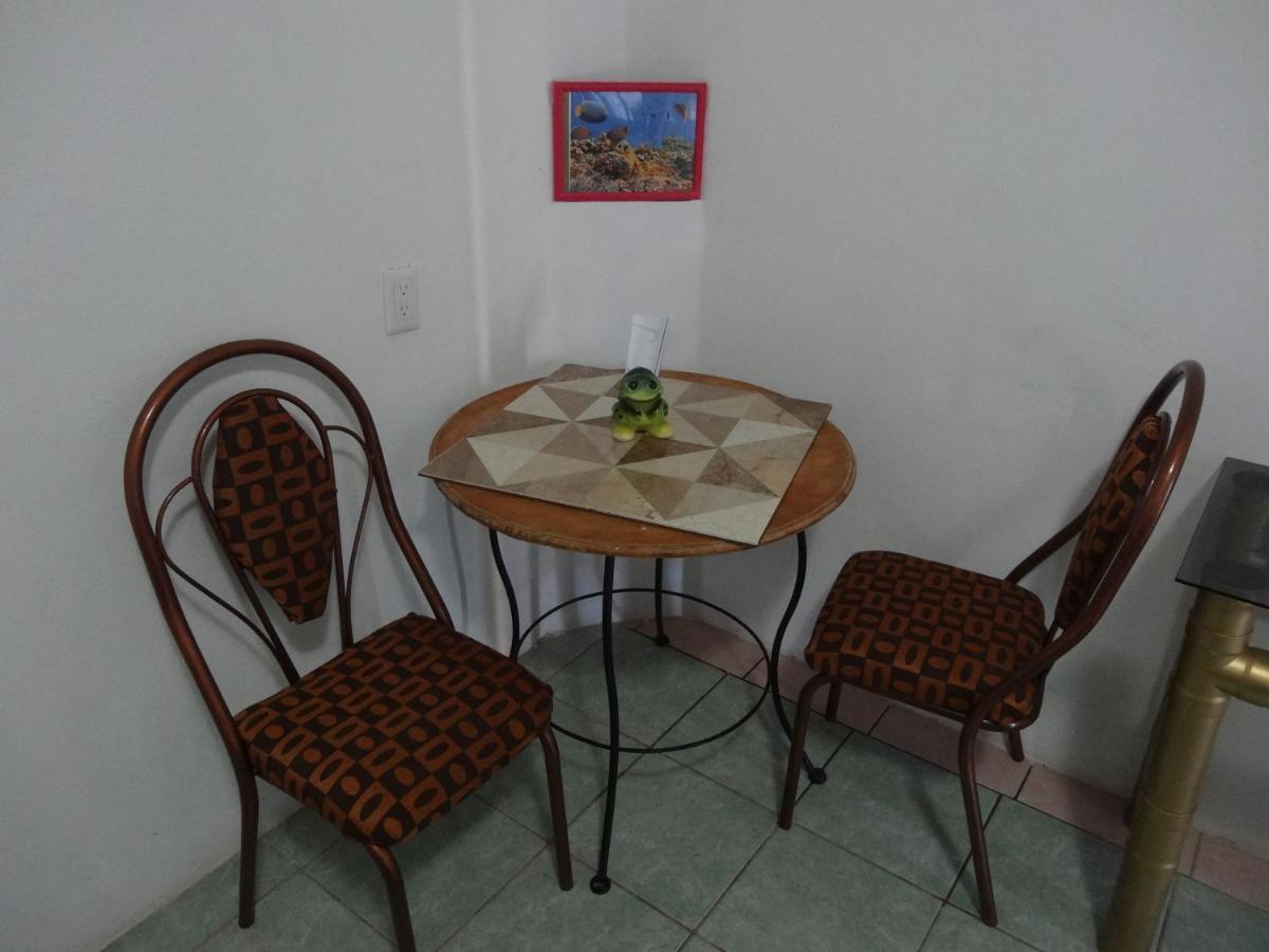 Habitaciones-Comodas-Aire-Wifi-Tv-Cerca De Playa-!!Excelente Precio II Manzanillo Zewnętrze zdjęcie