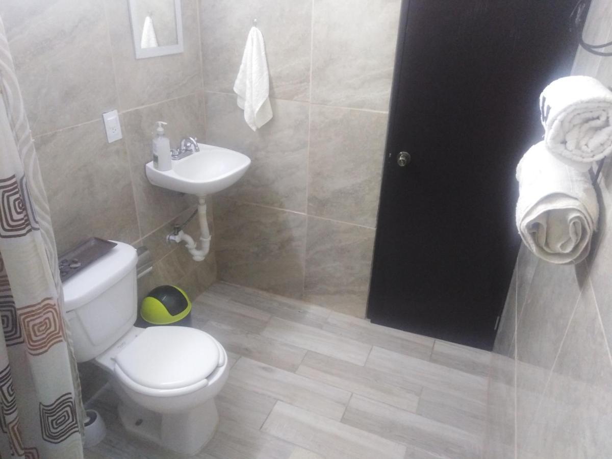 Habitaciones-Comodas-Aire-Wifi-Tv-Cerca De Playa-!!Excelente Precio II Manzanillo Zewnętrze zdjęcie
