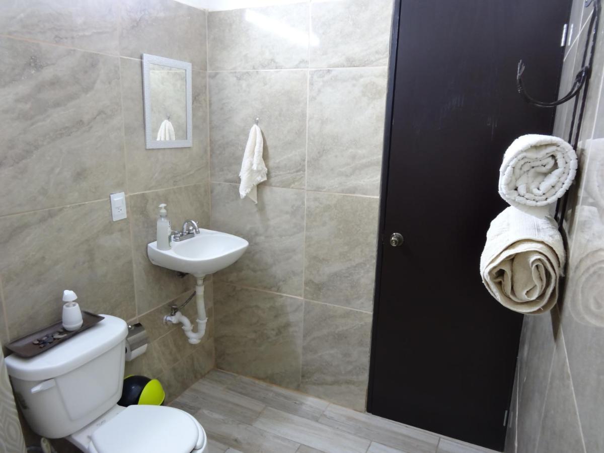 Habitaciones-Comodas-Aire-Wifi-Tv-Cerca De Playa-!!Excelente Precio II Manzanillo Zewnętrze zdjęcie